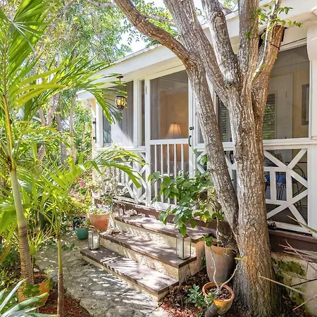 Dreamy Cottage In Grace Bay With Bbq And Bikes Included